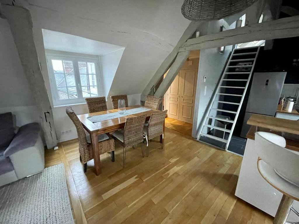Sous Les Clochers De Rouen - Spacieux Logement Luaran gambar